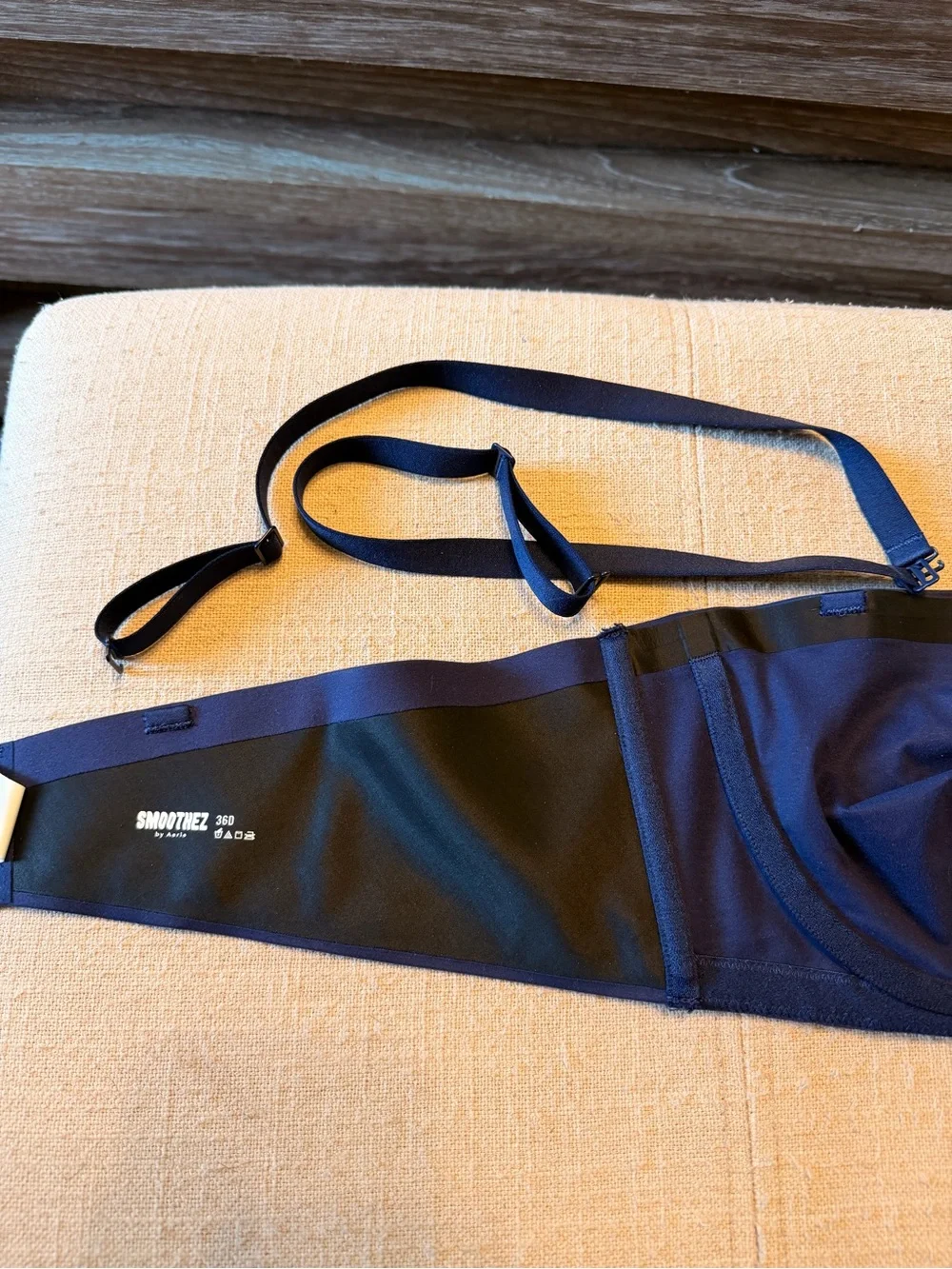 aerie SmoothEZ Bandeau in Navy and Black